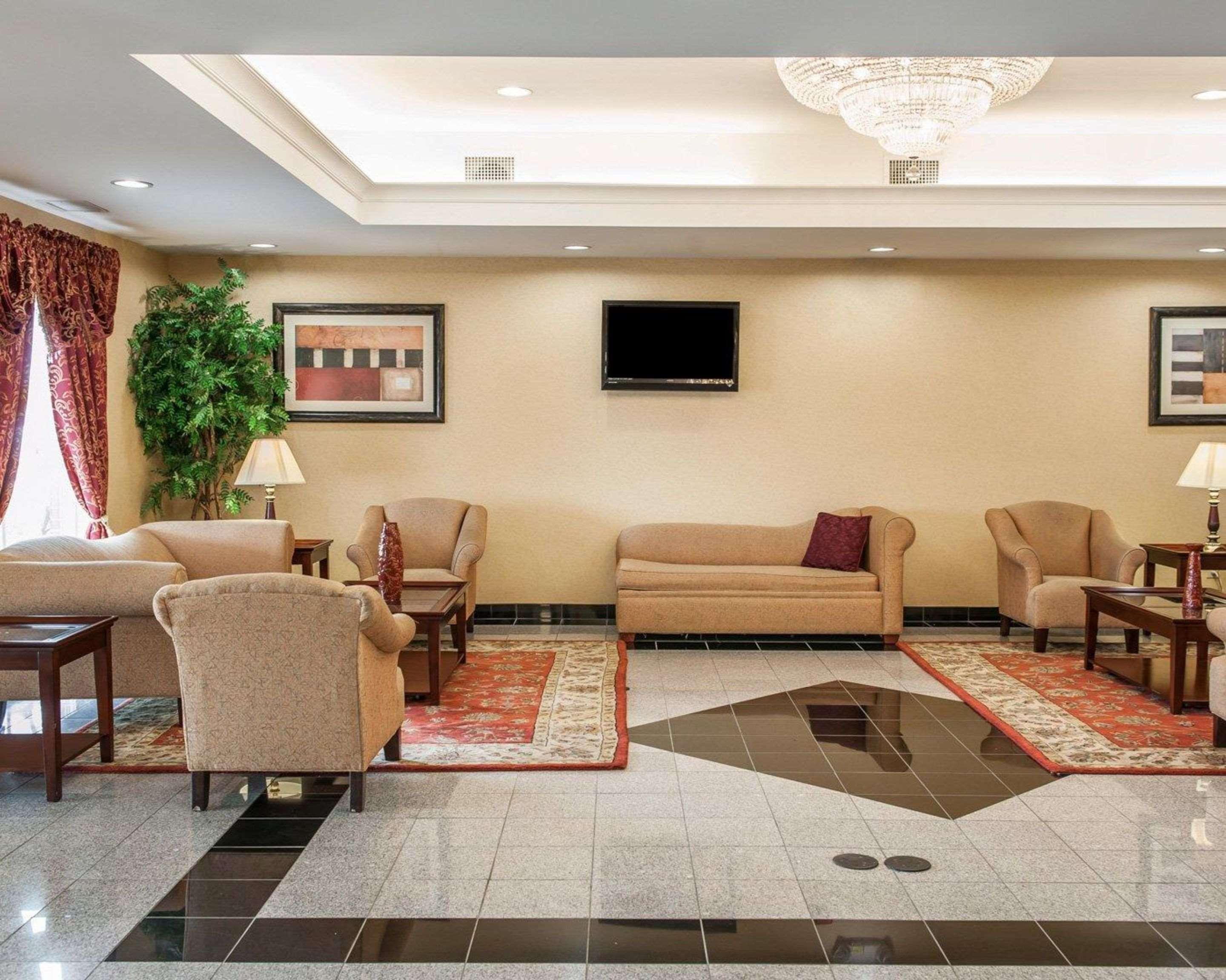 Hotel Comfort Near Airport